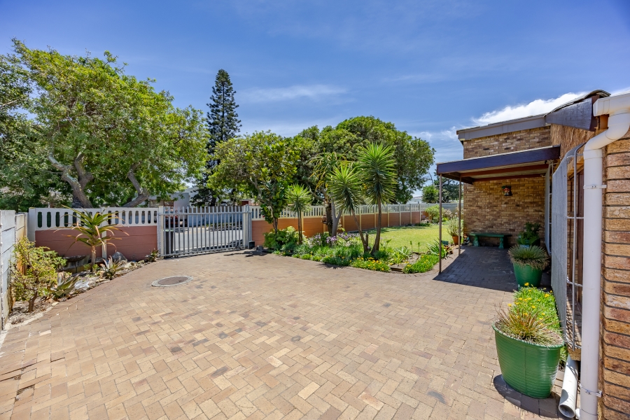 3 Bedroom Property for Sale in Bothasig Western Cape